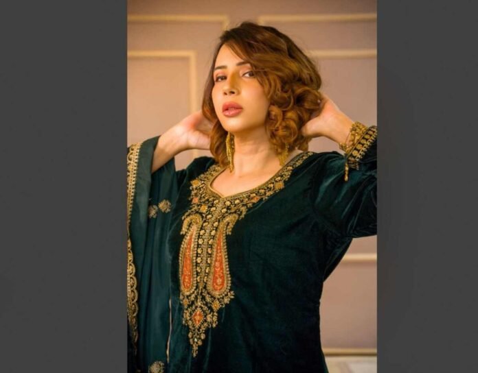 Rozlyn Khan