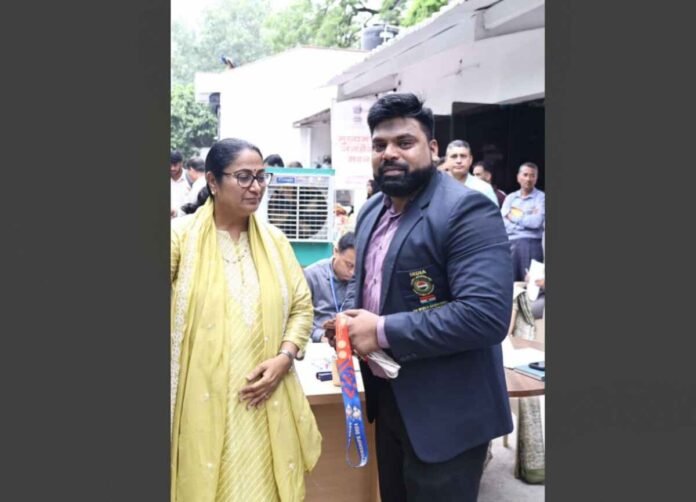 Delhi CM Rekha Gupta Honours International Kickboxer Sudhir Saxena for Sporting Excellence and Social Impact