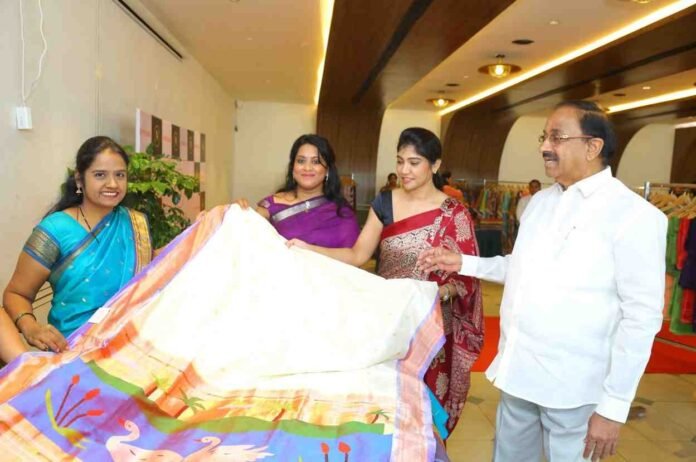 Evwaah Weavers Hub Expo Inaugurated by Tummala Nageswara Rao at Financial District