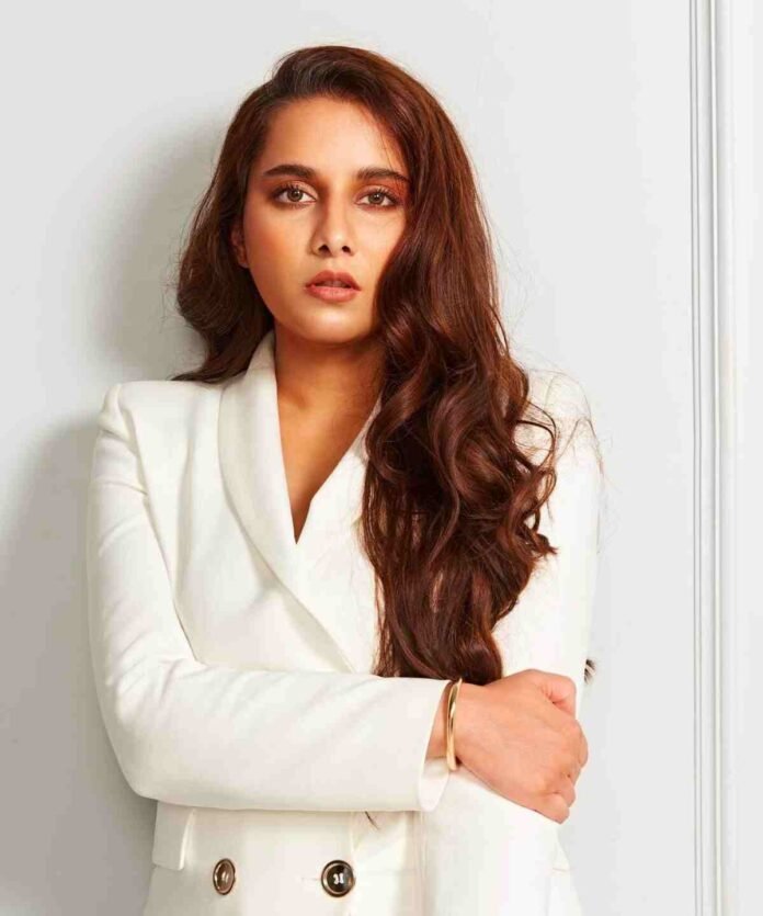 Rising Singer Shreya Sharma Continues to Win Hearts with Her Soulful Voice and Musical Journey