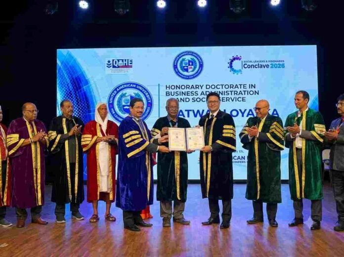 Natwar Loyalka honoured with an honorary doctorate in Business Administration and Social Service at a Chennai convocation ceremony.